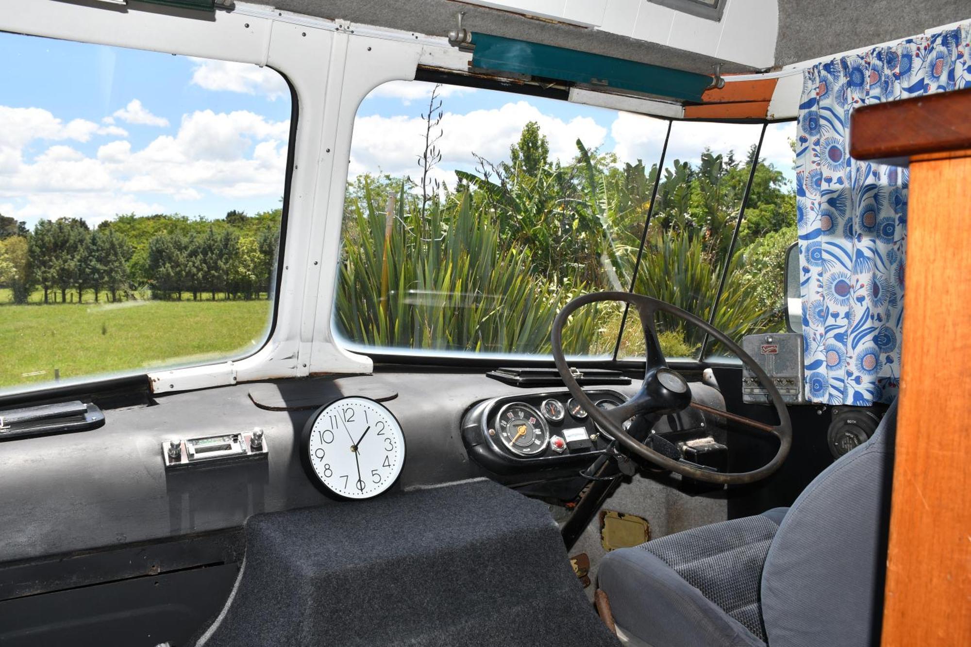 Evi The School Bus At Oromahoe Downs Farm Puketona المظهر الخارجي الصورة